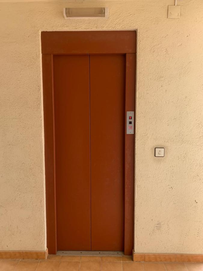 Apartamento De Playa En Santa Margarita. Roses Eksteriør billede